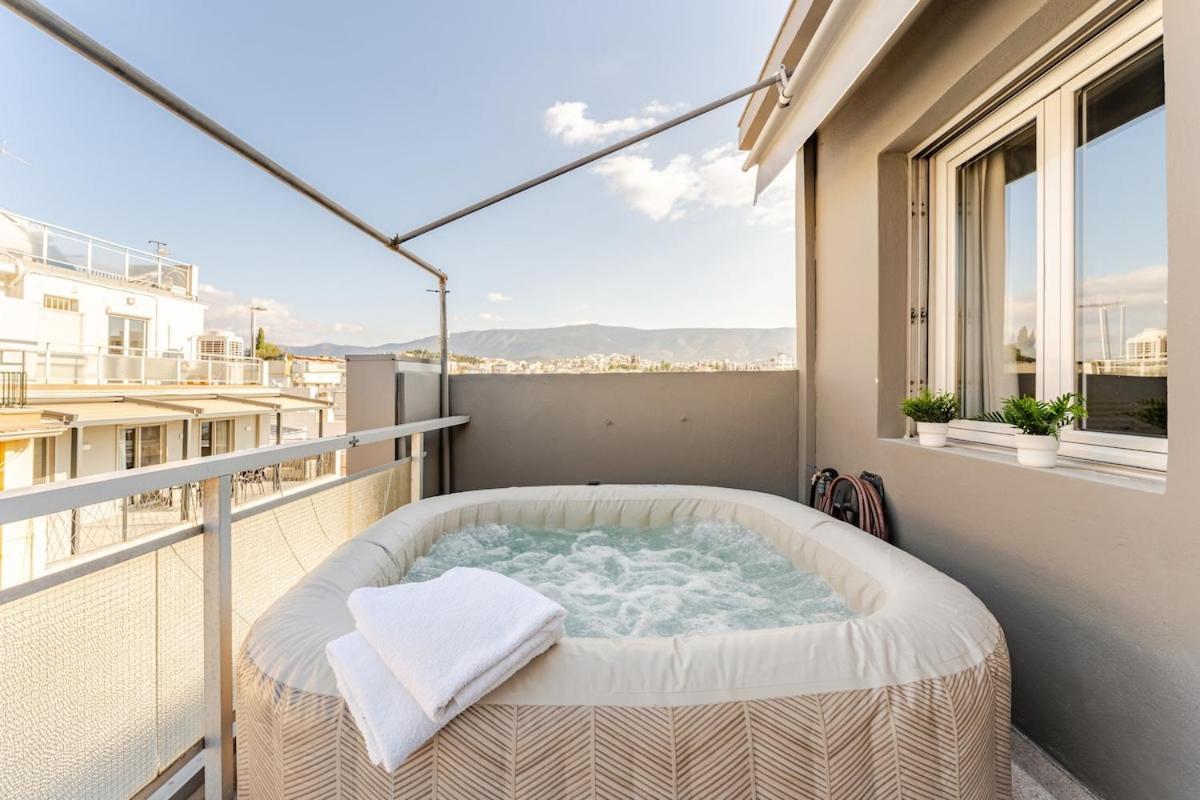 Appartement Lovely Apt W/Heated Jacuzzi &Full Acropolis View à Athènes Extérieur photo